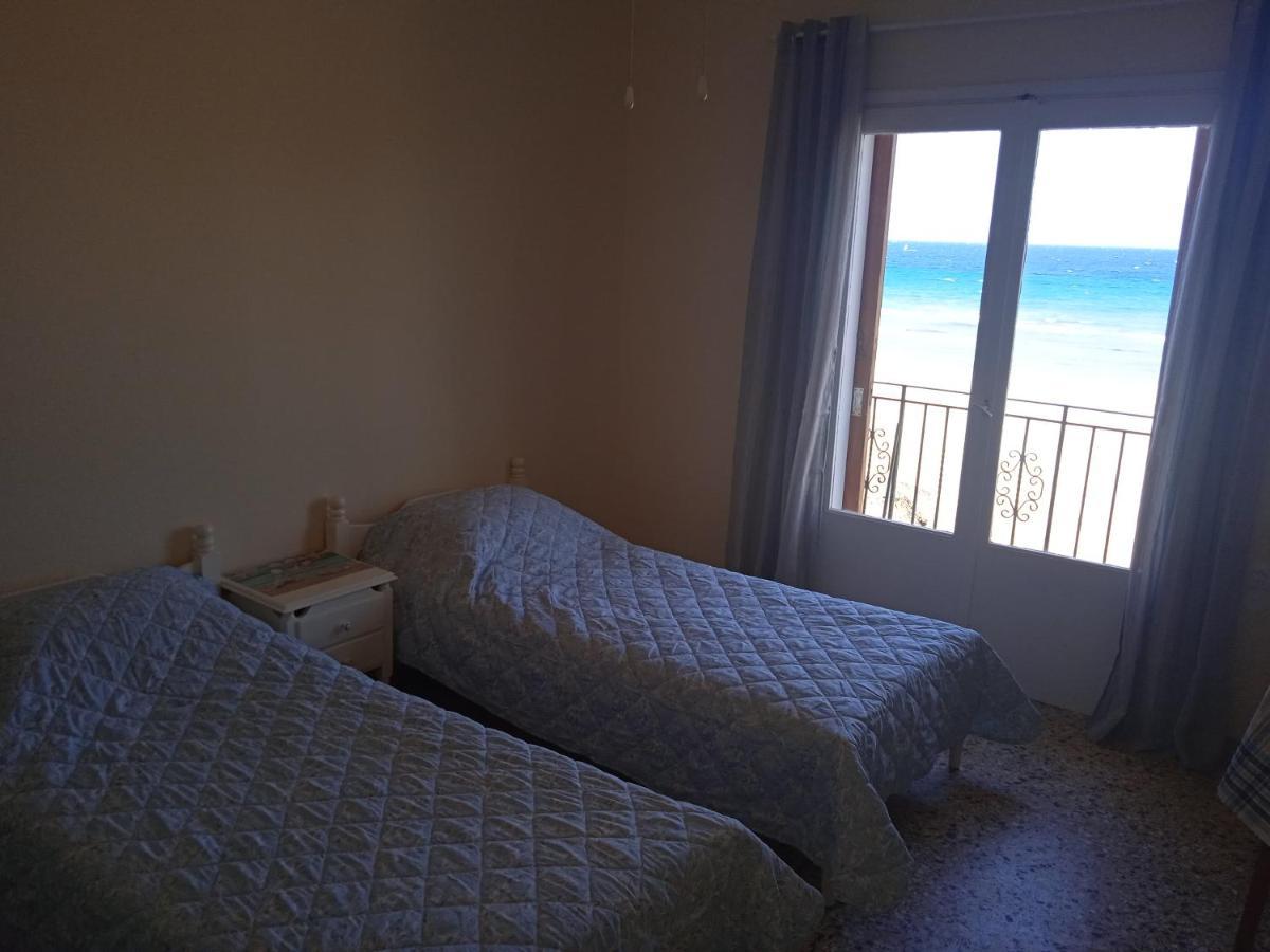Apartment On The Beach Artemida  Ngoại thất bức ảnh