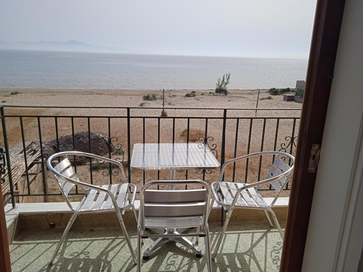 Apartment On The Beach Artemida  Ngoại thất bức ảnh